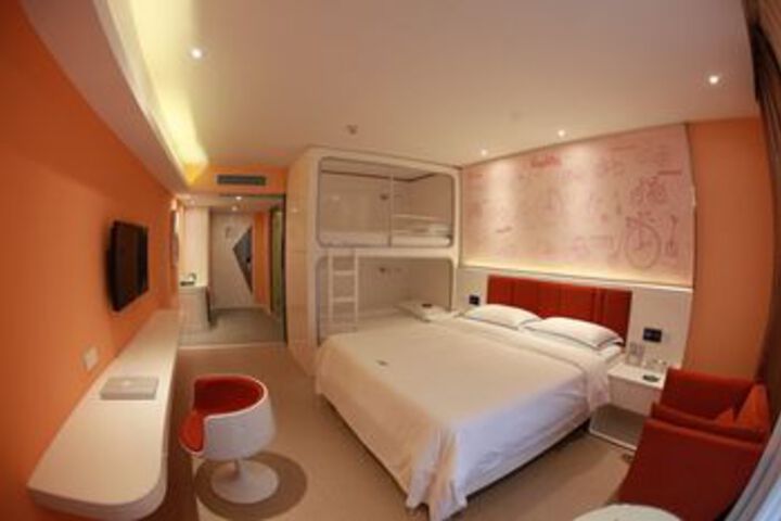 Room 6 of 29