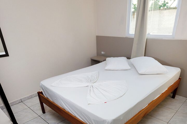 Room 4 of 14