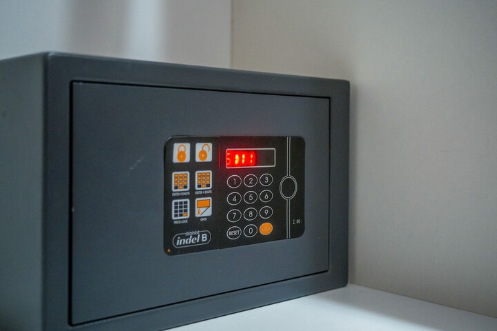 Room 48 of 142