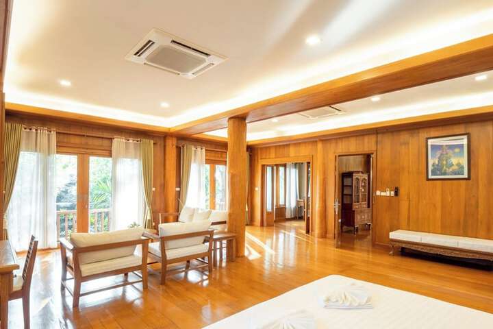 Room 9 of 27