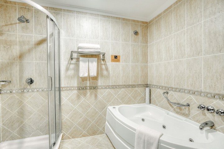 Room 54 of 77