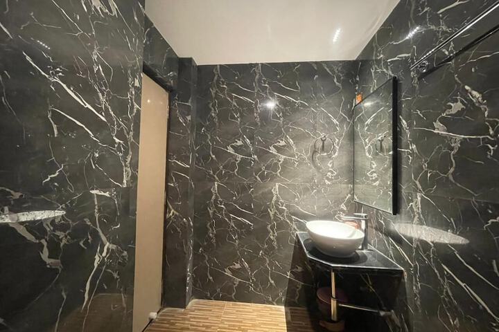 Room 41 of 73