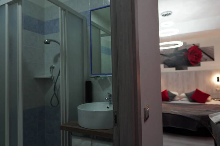 Room 32 of 62