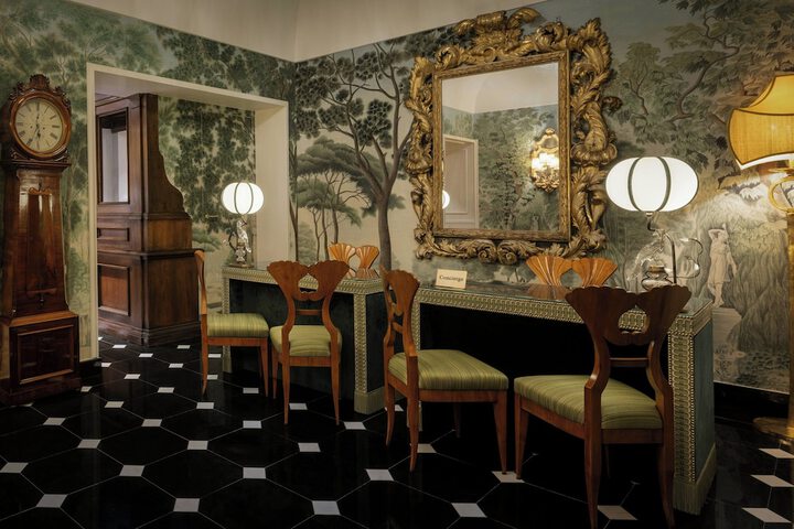 Concierge desk