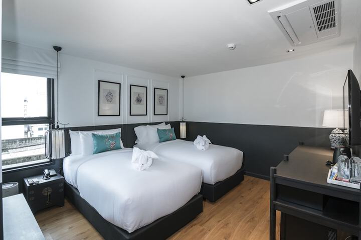 Room 8 of 17