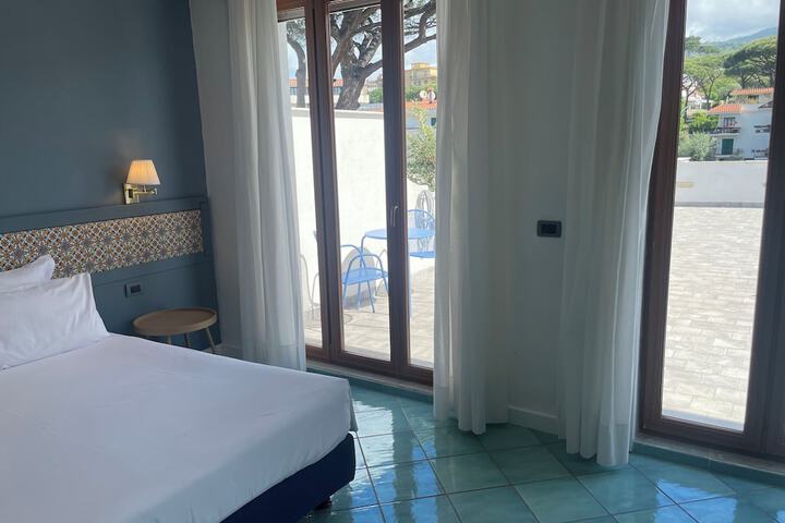 Room 48 of 137