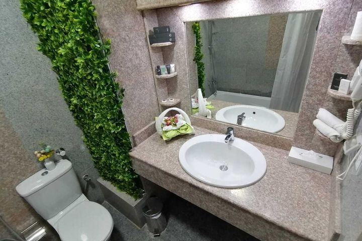 Room 18 of 49