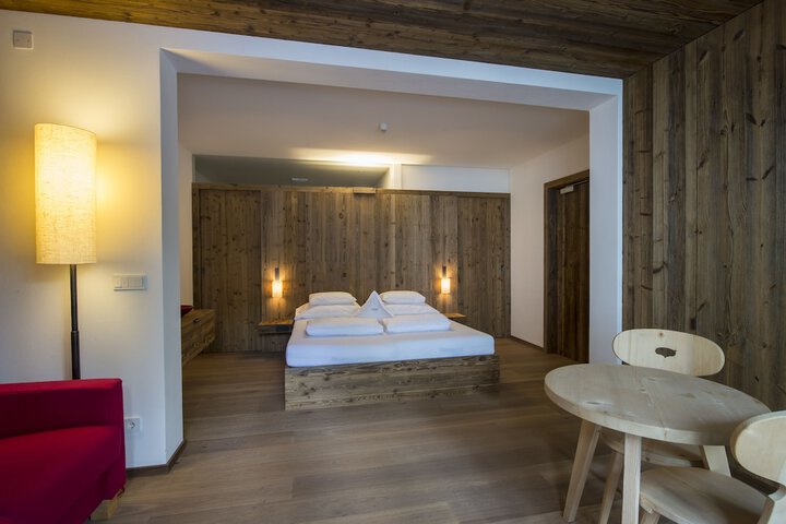 Room 4 of 50