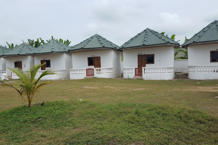 Room 6 of 8