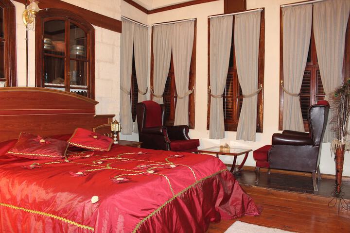 Room 5 of 43
