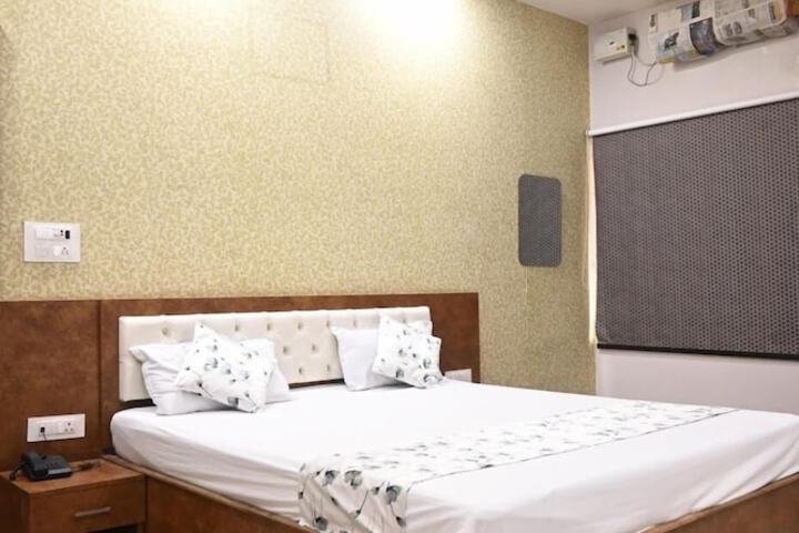 Room 10 of 15
