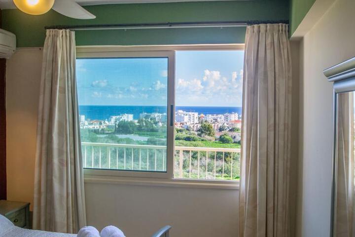 MONTE ELIAS SUITE