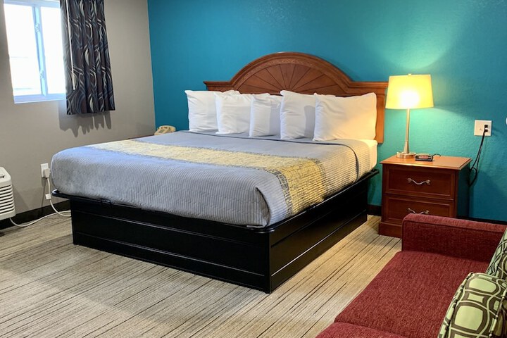 Room 71 of 112