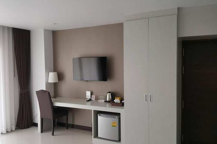 Room 15 of 32