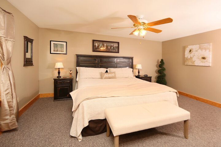 Room 3 of 38