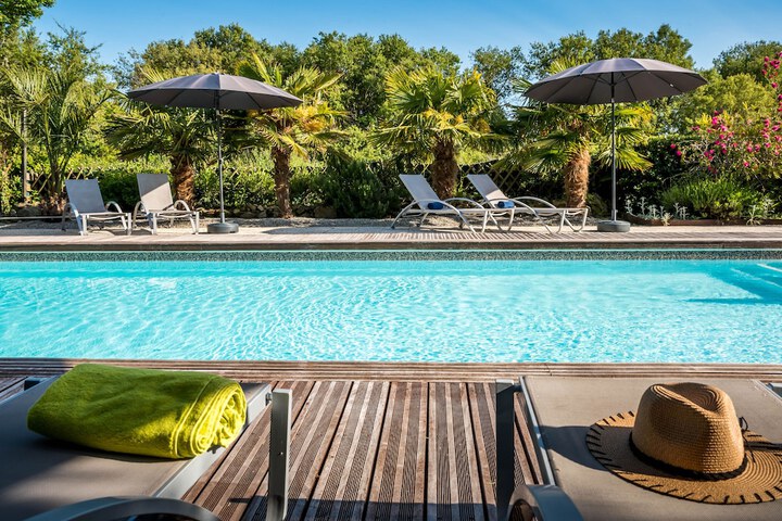 Hotel with Pool
