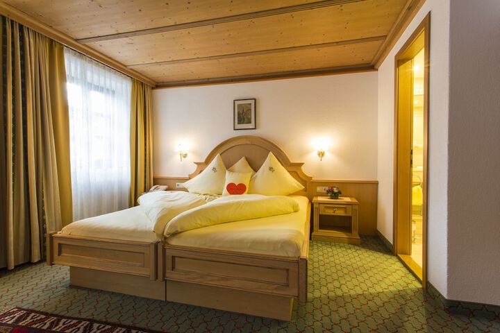 Room 14 of 157