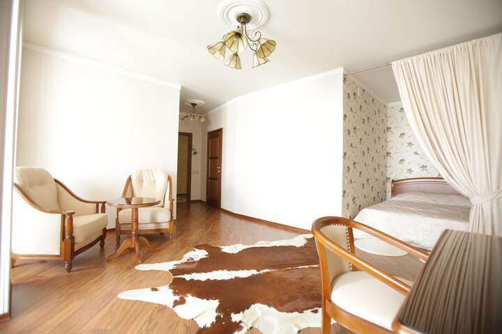 Room 6 of 52