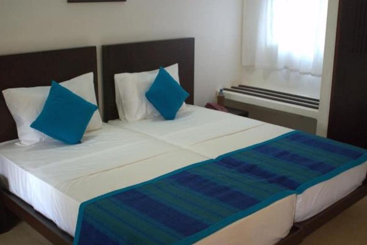 Room 8 of 29