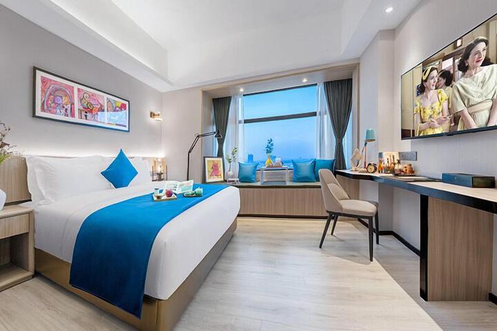 Room 17 of 26