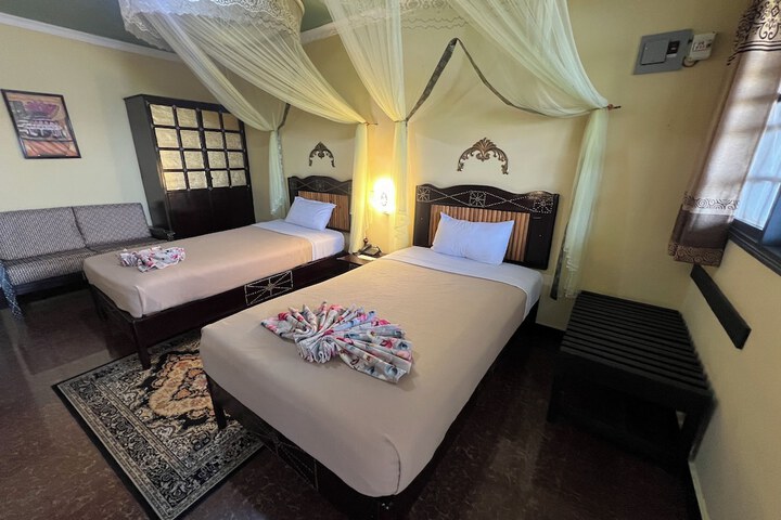 Room 6 of 40