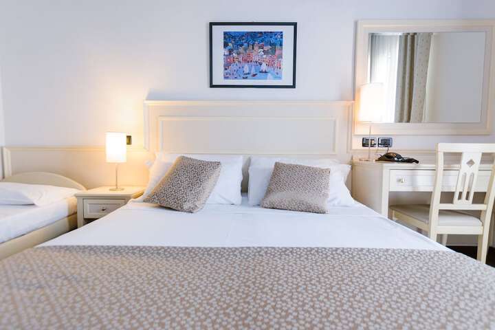 Room 18 of 40