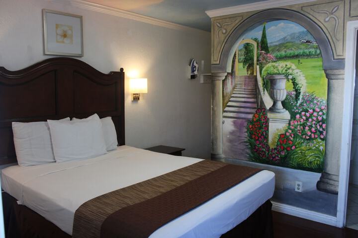 Room 30 of 68