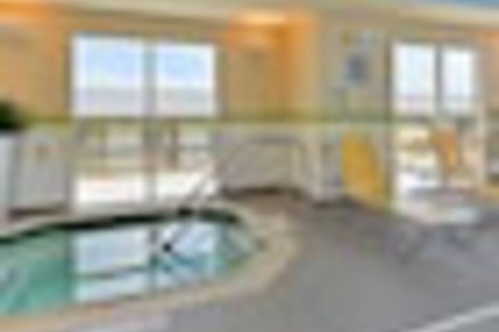Indoor spa tub