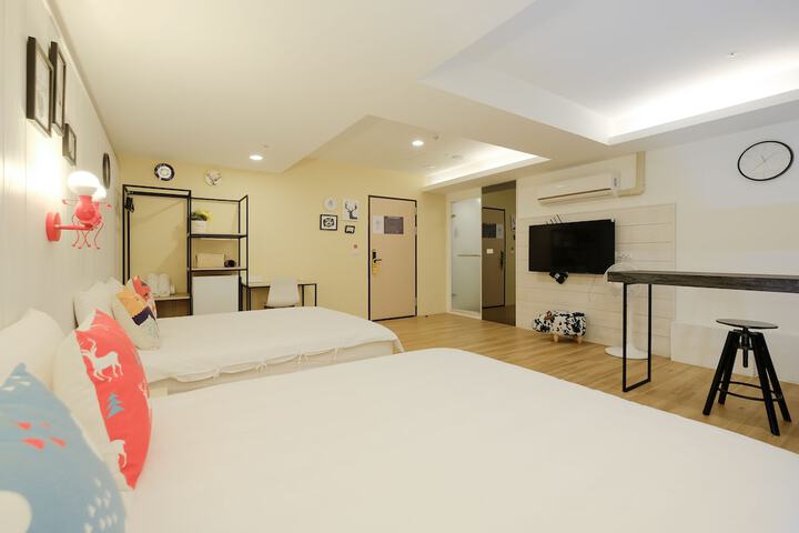 Room 33 of 60