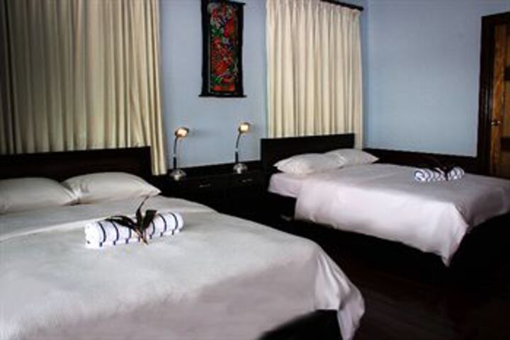 Room 9 of 25