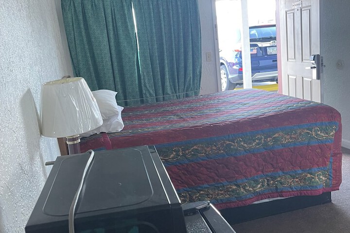 Room 9 of 41