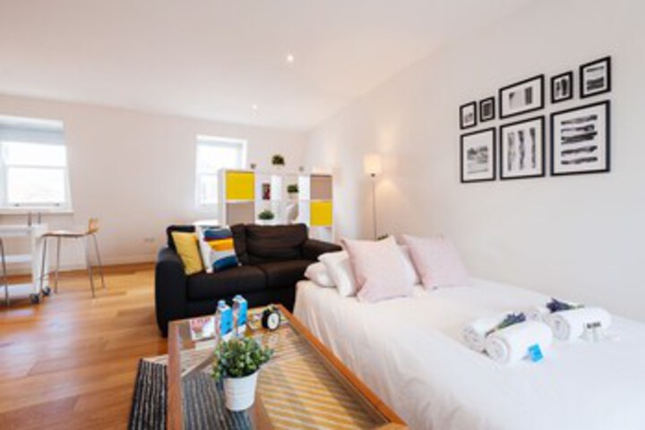 Room 14 of 23