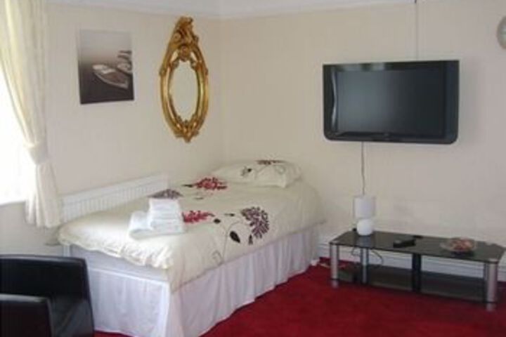 Room 7 of 14