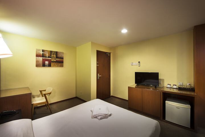 Room 16 of 23