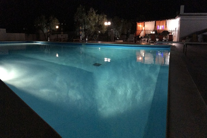 Hotel with Pool