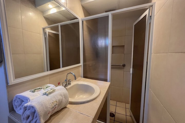 Room 16 of 19