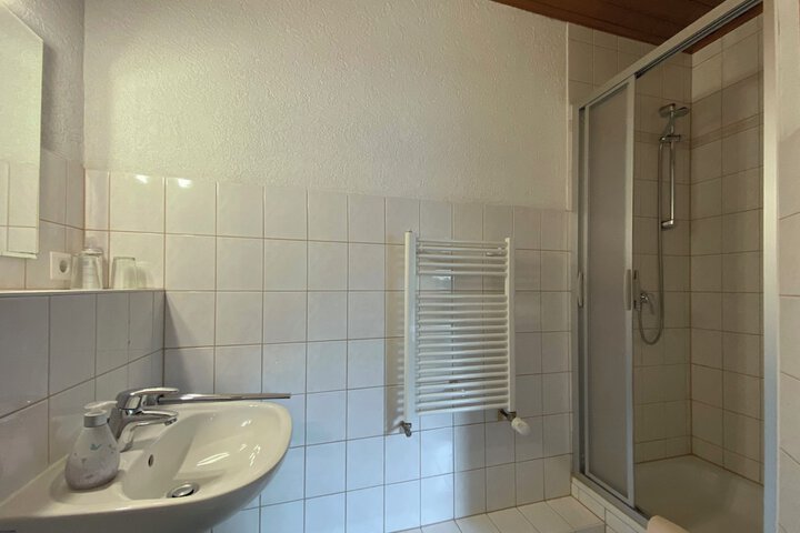 Room 15 of 37
