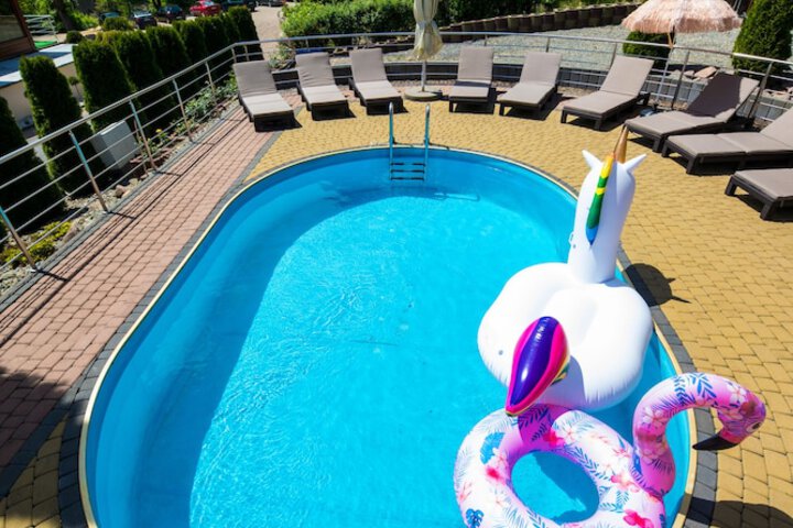 Pool 27 of 67