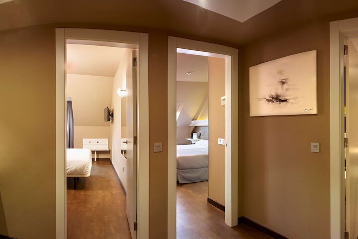 Room 8 of 123