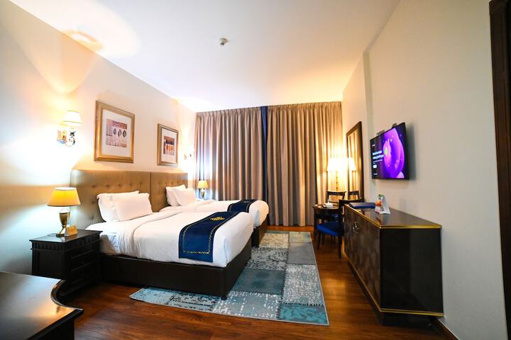 Room 8 of 48