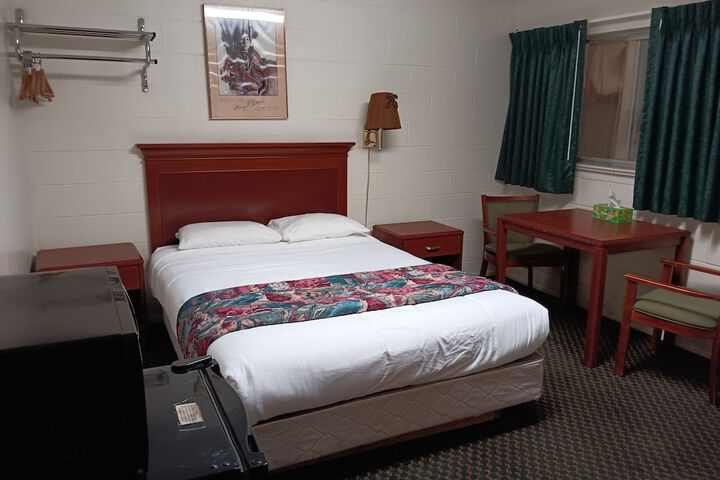 Room 10 of 20