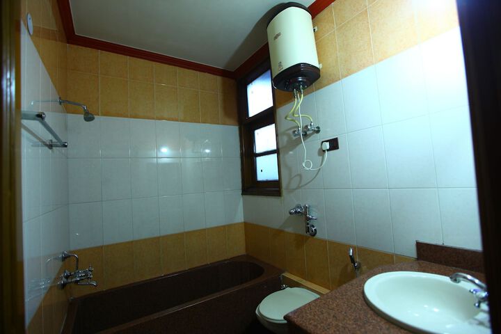 Room 8 of 13