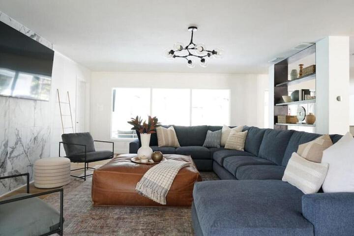 Image of Remodeled 4BR Pool Home / Golf View/Near Beaches