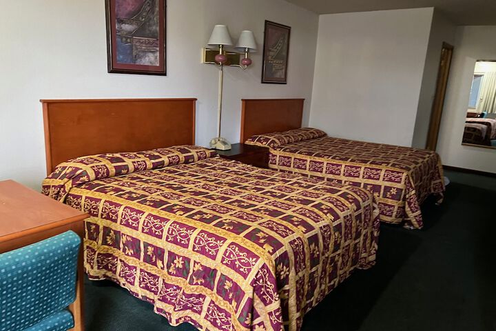 Room 10 of 35