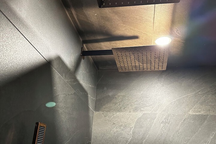 Room 9 of 14