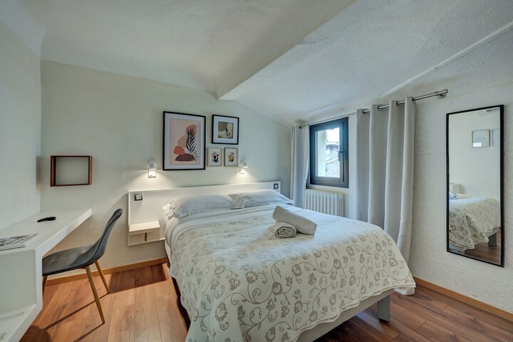 Room 14 of 48