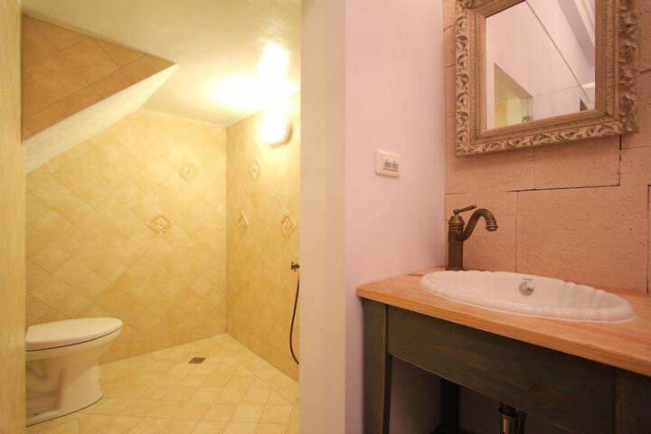Room 14 of 23