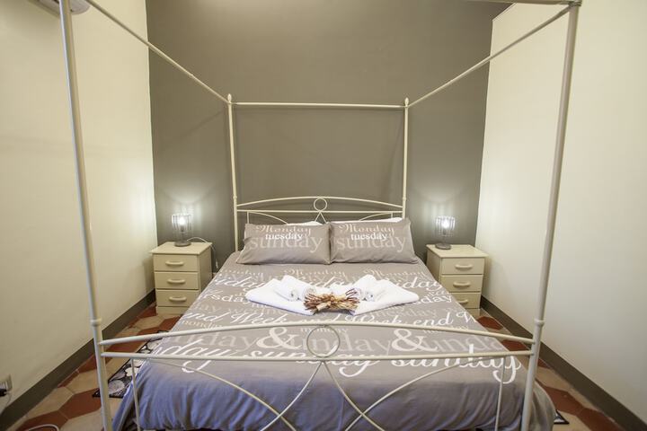 Room 13 of 35