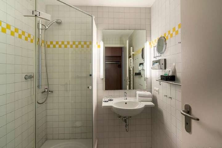 Room 17 of 54
