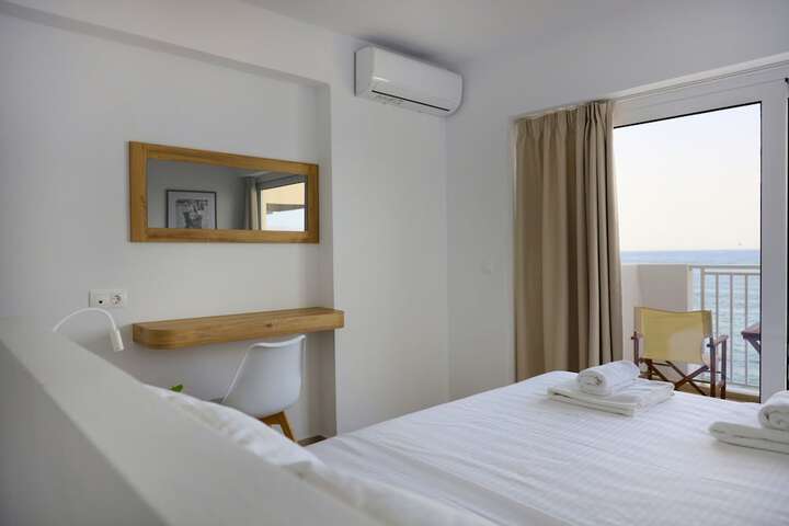 Room 7 of 52